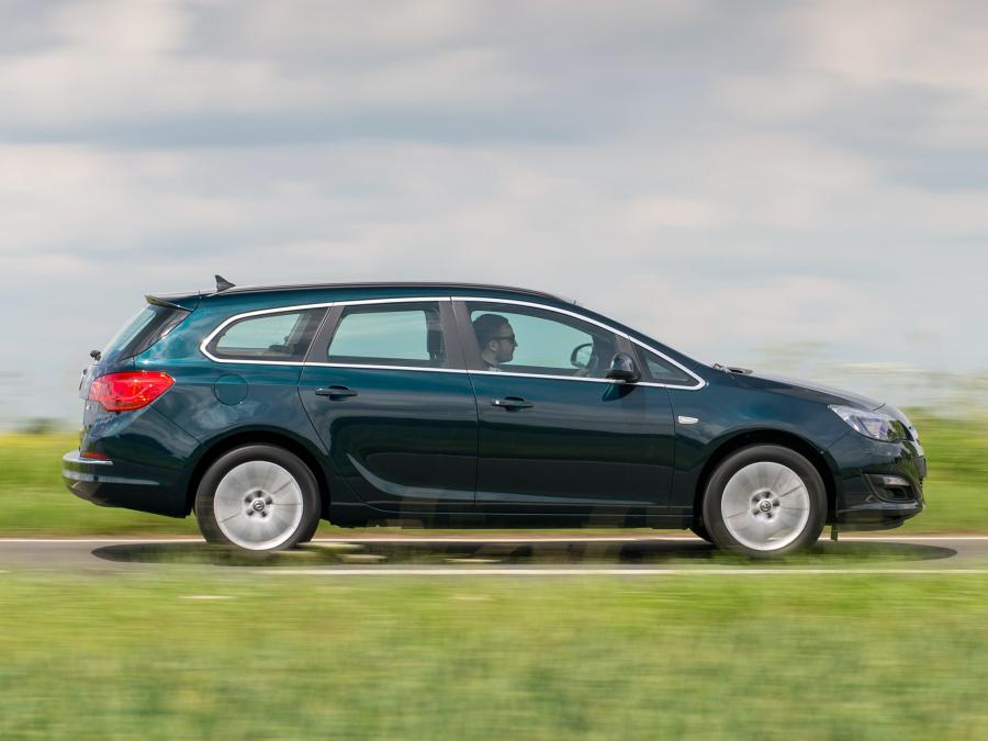  Vauxhall Astra Sports Tourer 2012 года  (фото 8 из 22)